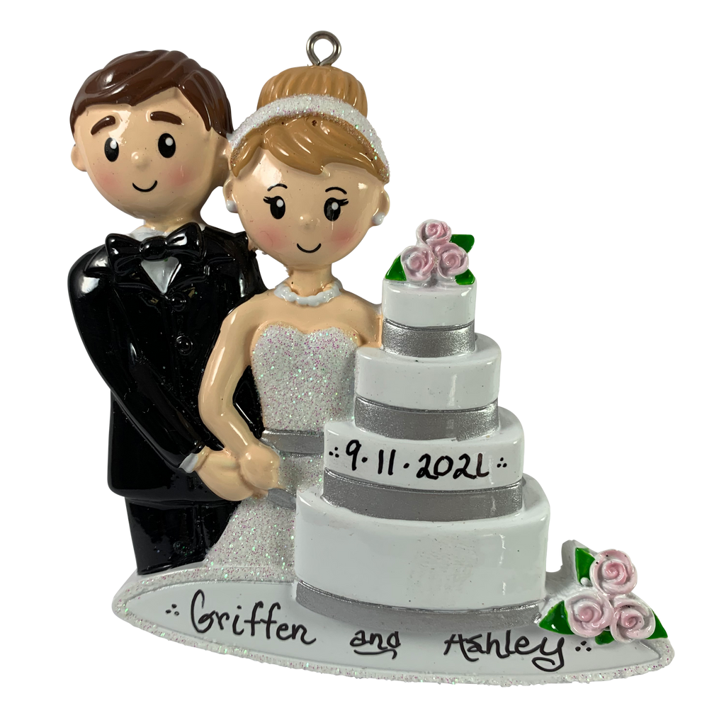 Wedding Couple with Cake - Made of Resin